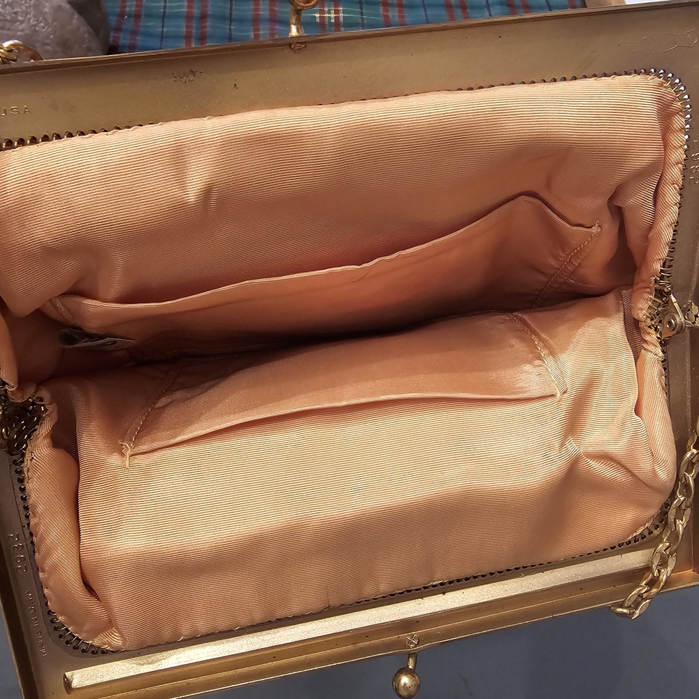 Whiting And Davis Elegant Gold Evening Bag VINTAGE ITEM - Picture 4 of 4